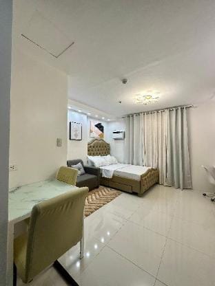 Bamboo Bay with Wifi & Pool Condotel Vacation rental in Lapu-Lapu City