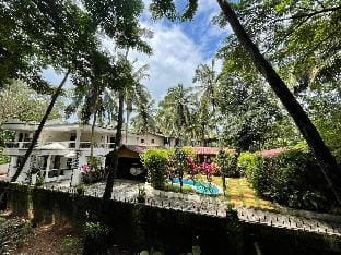 Room with private balcony in Betalbatim Apartment in Goa, India