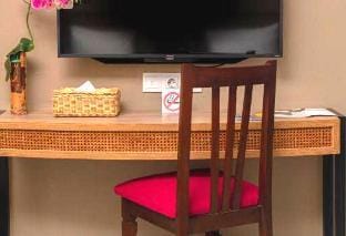 Cozy 1 BR Superior Pool Side Room NE22A Apartment in Pemenang