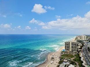 Magnificent penthouse 17th floor sea view Apartment in Herzliya