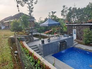 Pondok Omahku cidahu . Kawah Ratu Sukabumi Villa in West Java