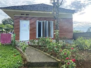 Pondok Omahku cidahu . Kawah Ratu Sukabumi Villa in West Java