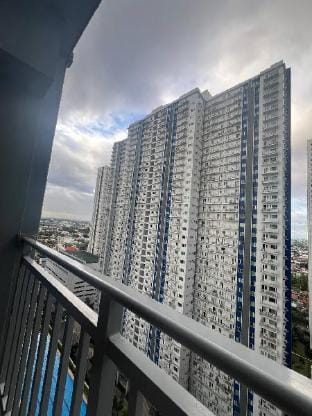 SM North PS4 & Netflix (Grass Residences) Tower 5 Apartment in Quezon City