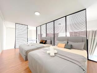 Empire City PJ Signature Suites by Manhattan Group Apartment in Petaling Jaya