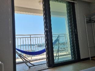 J100A Yeosu Ubless 30-pyeong Deluxe Room 2 Ocean View Room Apartment in South Korea