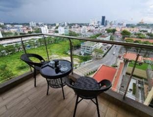Kuching Town | DeSunset | Balcony w Amazing View | Vacation rental in Kuching