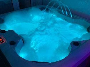 Family Holiday Home With Hot Tub Sleeps 8 Apartment in Lewes District