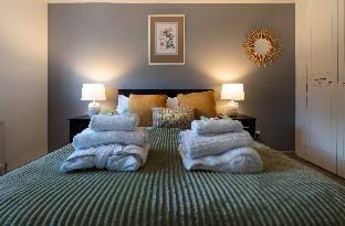 Family Holiday Home With Hot Tub Sleeps 8 Apartment in Lewes District