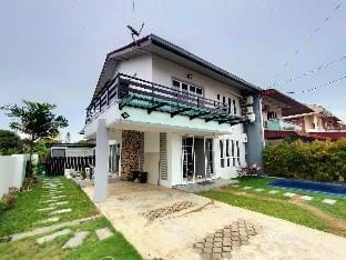 Private Pool Villa Klebang/ 12pax/NearbyBeach Vacation rental in Malacca
