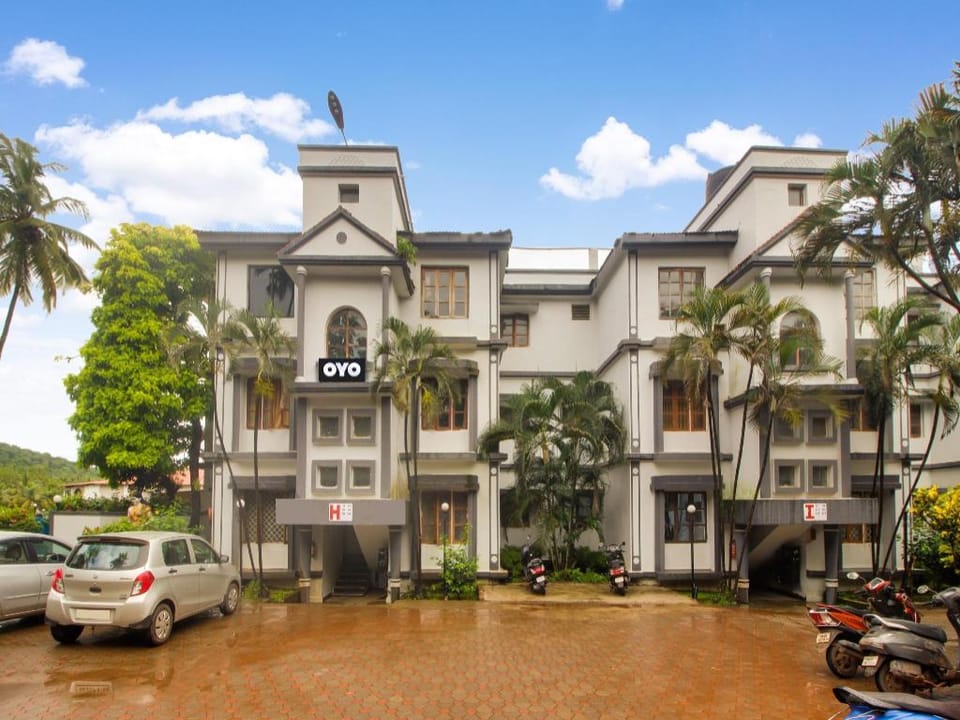 Collection O Maizons Lakeview Resort Hotel in Baga