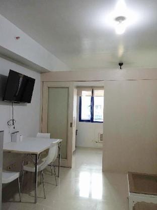 Homey Condo at Sea Residences by DNJ Apartment in Pasay