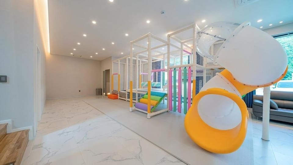 Gapyeong King Kong Kids Pool Villa B Bed and Breakfast in Gyeonggi-do