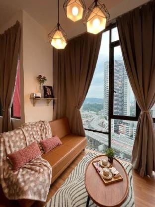 City Escape Cinema Movie Empire Damansara  Apartment in Petaling Jaya