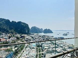 Mon Sapphire Homestay * View Sea and Poem Mountain Apartment in Laos