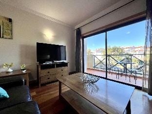ALBUFEIRA MODERN 4 WITH POOL by HOMING Apartment in Albufeira