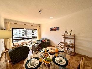 VILAMOURA PALM TREE WITH POOL by HOMING Apartment in Quarteira