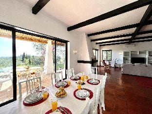 PORTIMÃO BELLEVUE VILLA WITH POOL by HOMING Apartment in Portimao