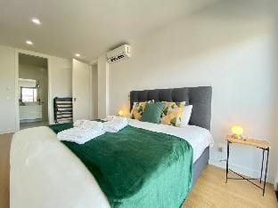 TAVIRA GRAND BALCONY WITH POOL by HOMING Apartment in Cabanas de Tavira