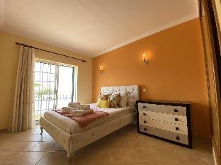 PÊRA AMAZING VILLA WITH POOL by HOMING Apartment in Faro District