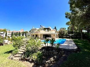 VILAMOURA  AMAZING GOLF VILLA WITH POOL by HOMING Apartment in Quarteira