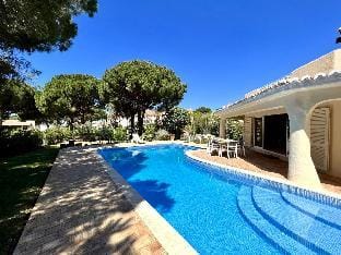 VILAMOURA  AMAZING GOLF VILLA WITH POOL by HOMING Apartment in Quarteira