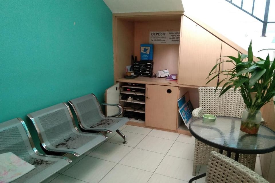 OYO 93092 Griya Kuningan Near ITC Kuningan Hotel in South Jakarta City