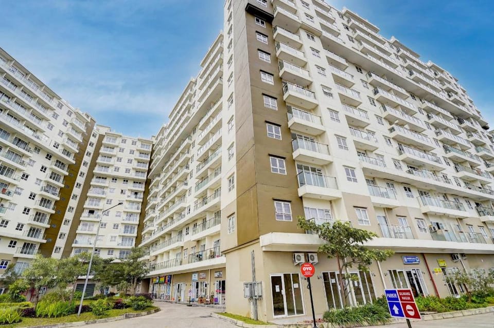 OYO 93369 Apartemen Gateway Cicadas By Qq Rent 2 Hotel in Bandung