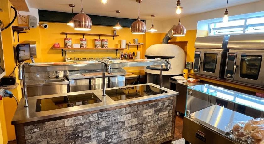 Hooper's Sandy Beach Guest Rooms Bed and Breakfast in Swansea