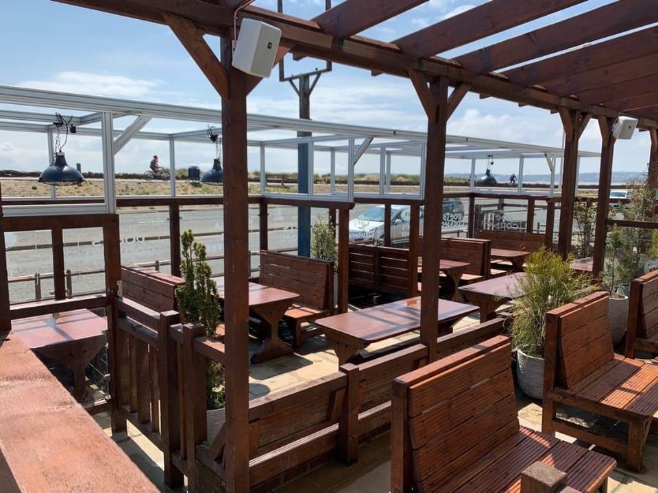 Hooper's Sandy Beach Guest Rooms Bed and Breakfast in Swansea