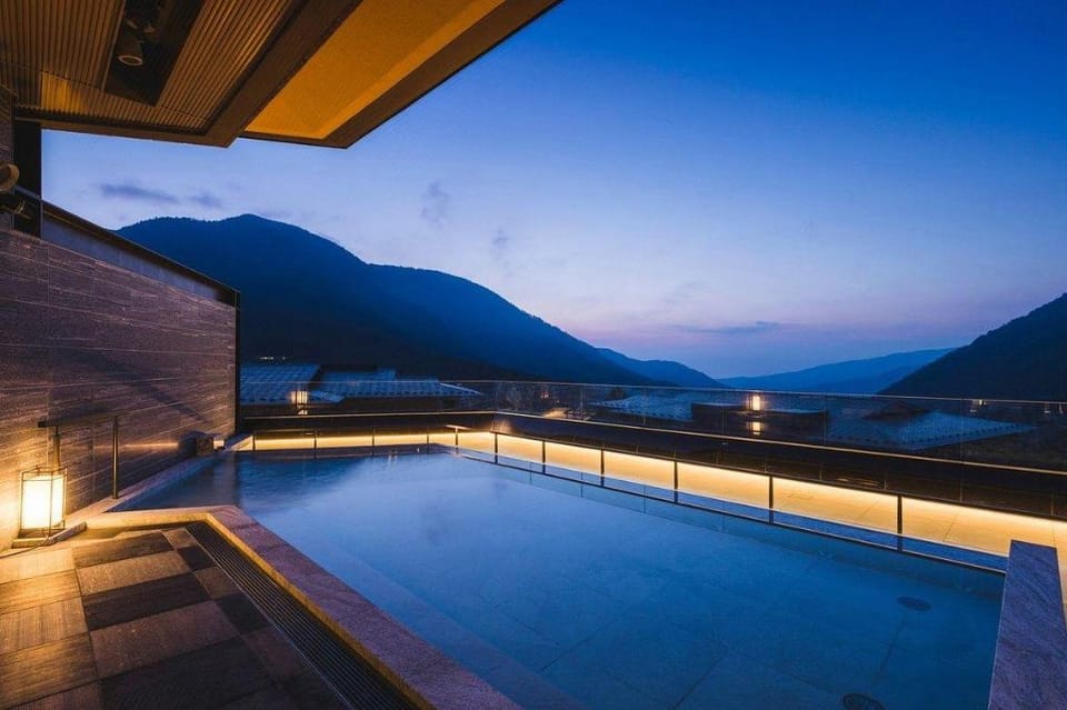 Atami Izusan Karaku Ryokan in Shizuoka Prefecture
