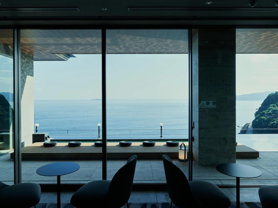 Atami Izusan Karaku Ryokan in Shizuoka Prefecture