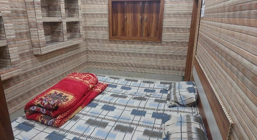 Annu bhai sewa sadan Hotel in Uttar Pradesh