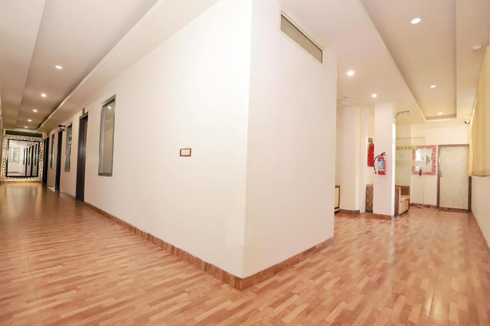 Plazzo Prime Plaza Hotel in New Delhi