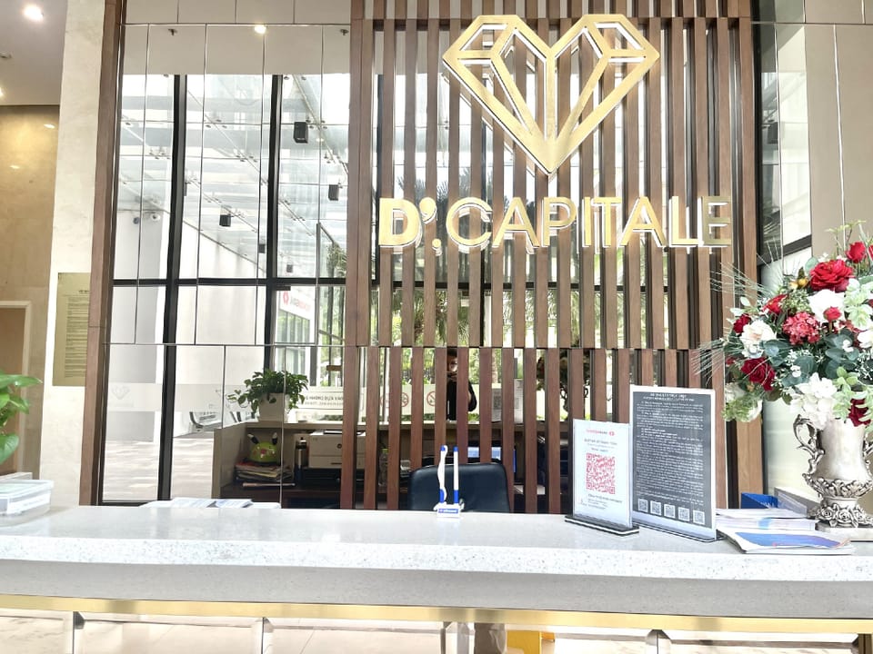 Căn hộ Saturn- Vinhomes 'DCapitale Hotel in Laos