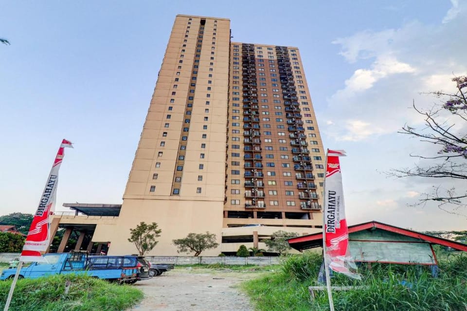 OYO Life 92910 Apartemen Tamansari Panoramic By Tira Hotel in Bandung