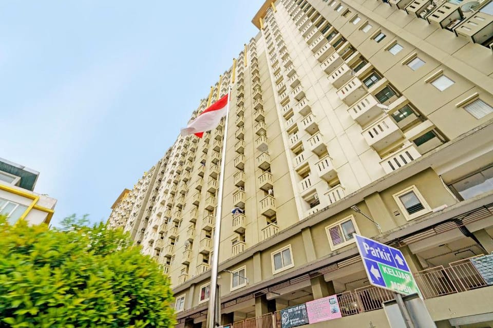 OYO Life  92976 Apartement Jarrdin By Apato Hotel in Bandung