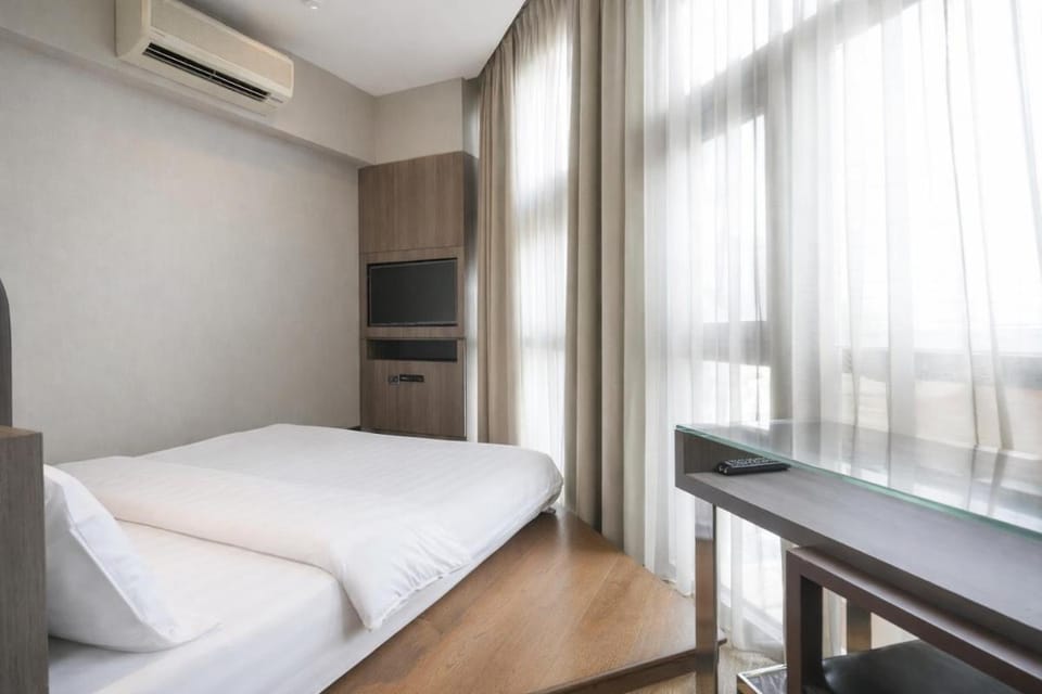 Amrise Hotel Kitchener, Check In 9PM, Check Out 8AM Hotel in Singapore