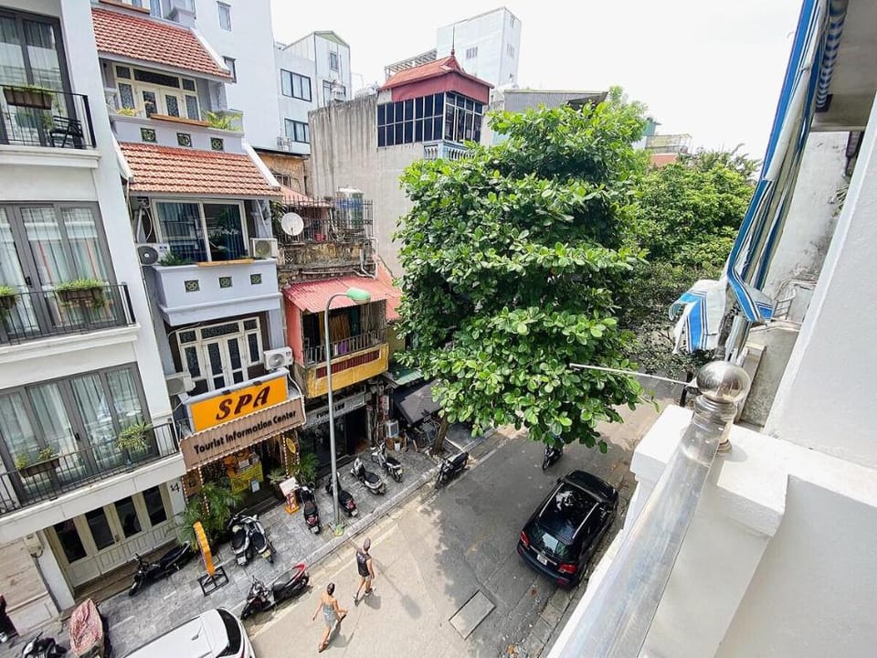 Budget-friendly 1BR Studio w/balcony @Old Quarter Apartment in Hanoi