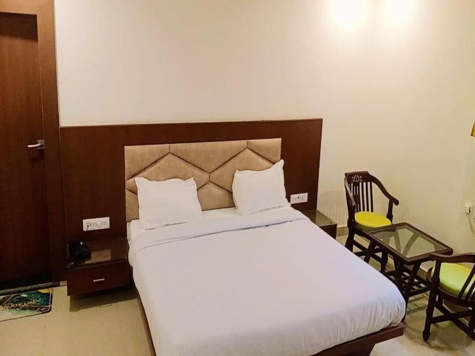 Hotel Sakshi Inn Rooms and Restaurant Hotel in Uttar Pradesh