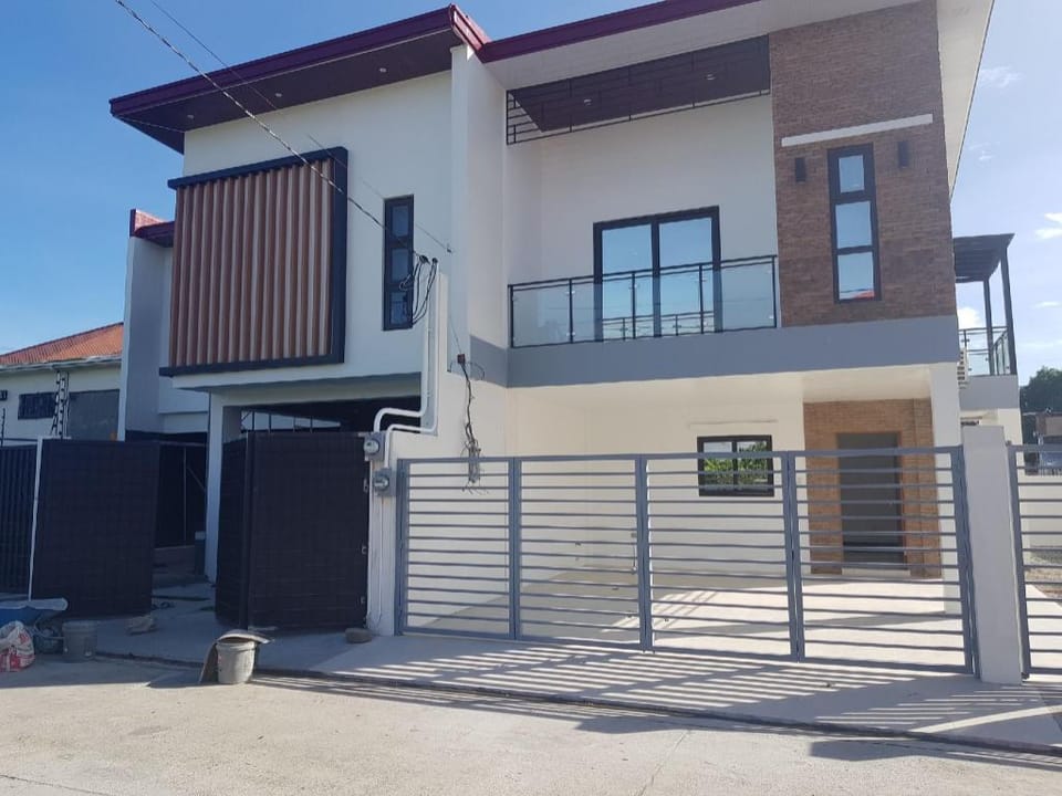 3 Bed Room @ Executive Village Pallas Athena Vacation rental in Bacoor