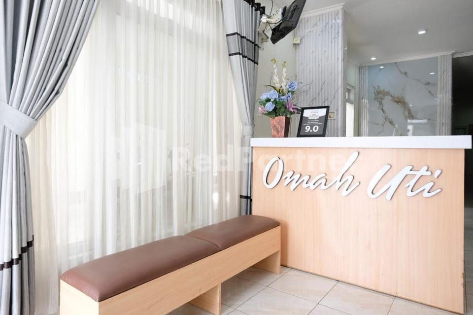 Oma Uti Syariah Mitra RedDoorz near Stasiun Lempuyangan Hotel in Yogyakarta
