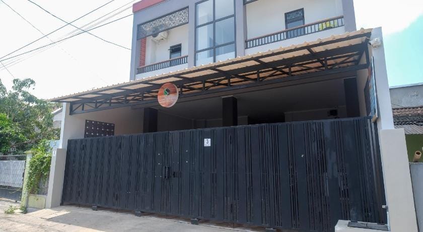 DR Living Syariah Solo Mitra RedDoorz Hotel in Special Region of Yogyakarta