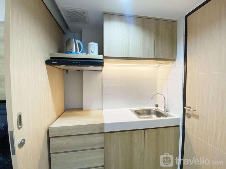 HomeyModern Studio The Alton Apartment By Travelio Apartment in Indonesia