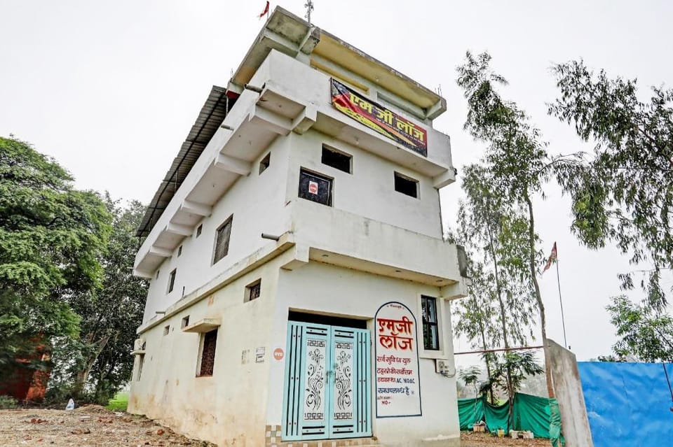 OYO Flagship Shri Ganga Kashi Dham Hotel in Varanasi