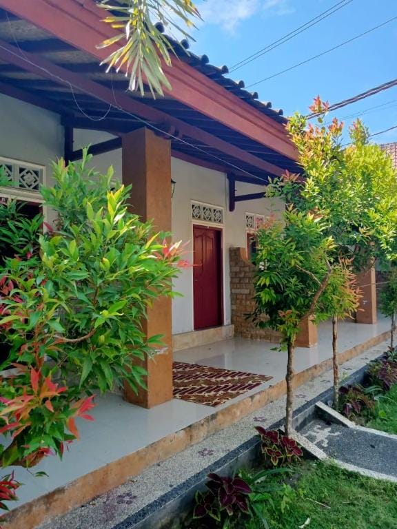 DEWI HOTEL KUTA MANDALIKA 5 MINUTE TO CIRCUIT Vacation rental in Pujut