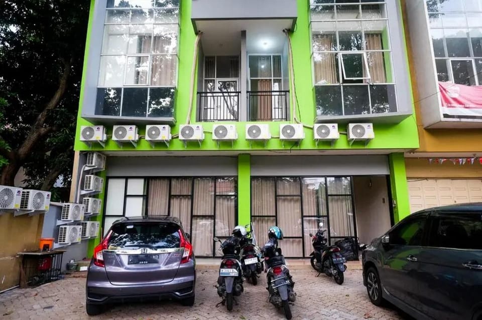 Urbanview Hotel AVA near Akademi Kepolisian Semarang Hotel in Indonesia