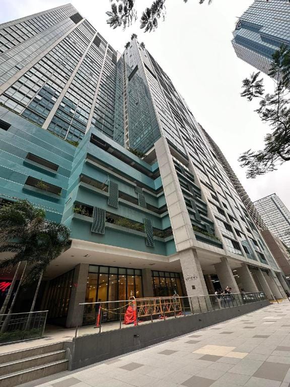 Christine Suites Ph BGC Uptown Across Grand Hyatt Apartment in Makati