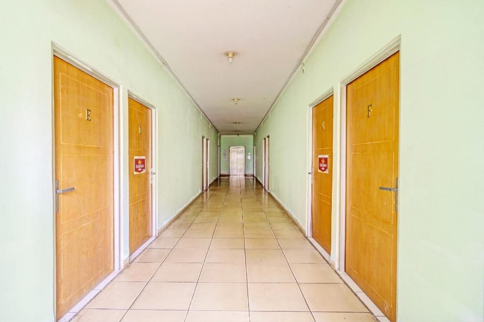 OYO 93096 BR Residence Cilandak Syariah Near Jakarta Intercultural School Hotel in South Jakarta City