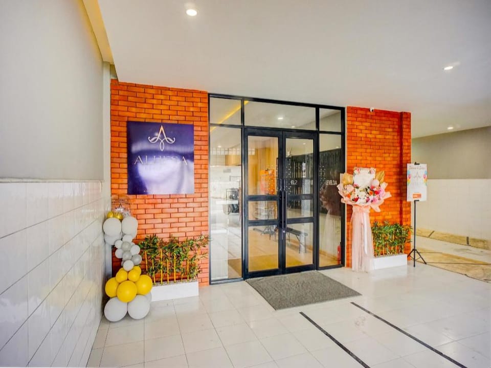 Super OYO Alhesa Residence Hotel in Indonesia