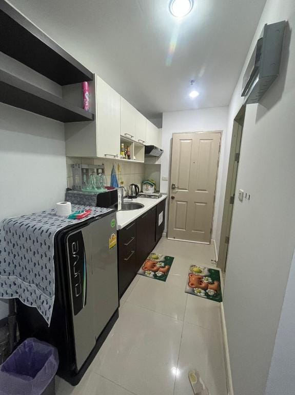 Room near skytrain and subway @Satorn Apartment in Bangkok